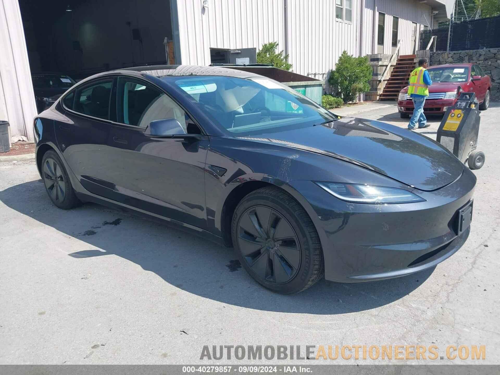 5YJ3E1EA9RF772243 TESLA MODEL 3 2024