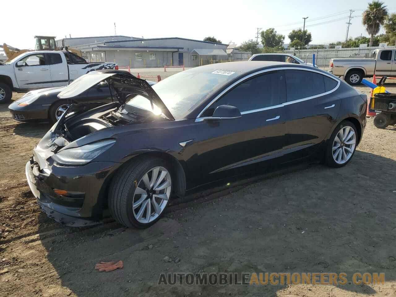 5YJ3E1EAXJF007661 TESLA MODEL 3 2018