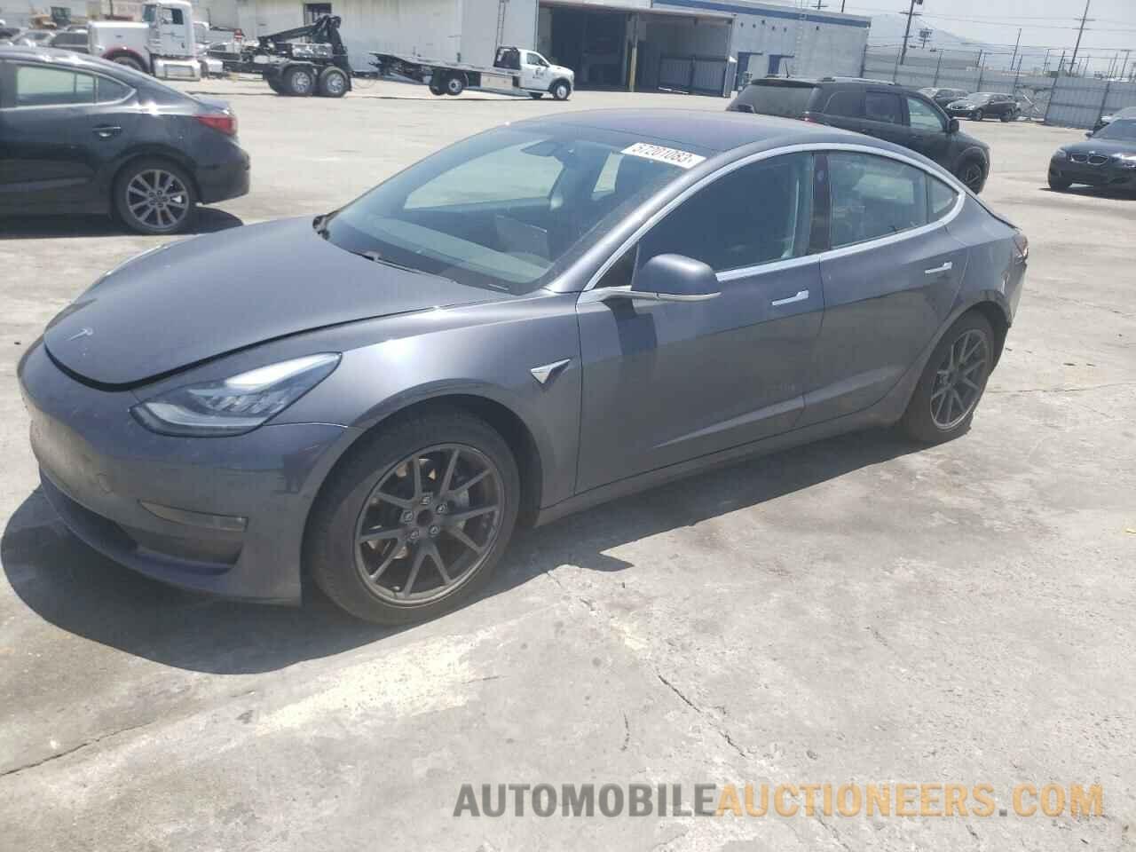 5YJ3E1EAXJF008566 TESLA MODEL 3 2018