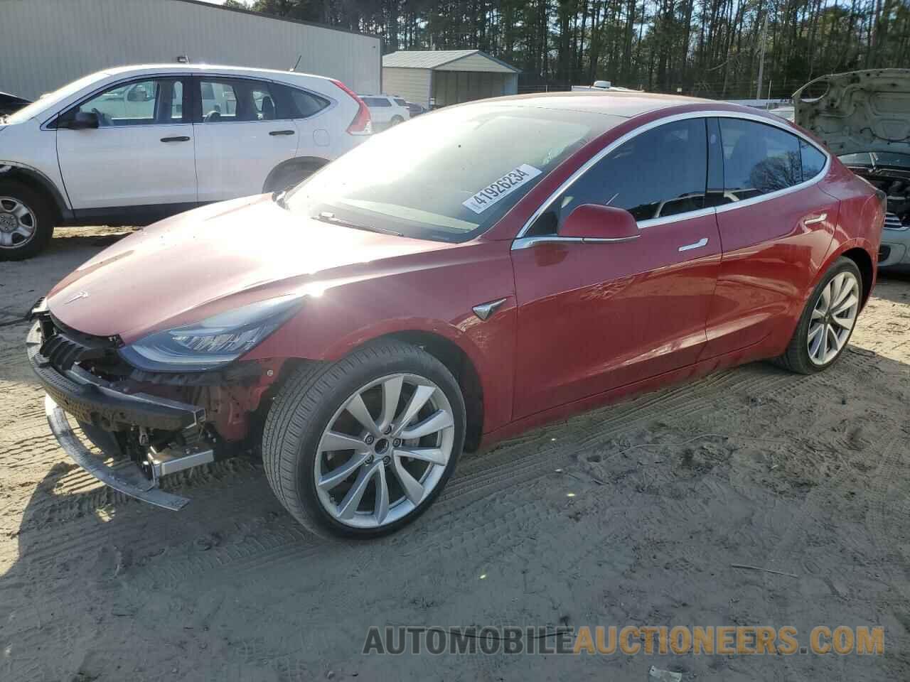 5YJ3E1EAXJF009801 TESLA MODEL 3 2018