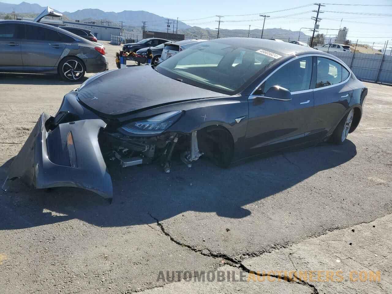 5YJ3E1EAXJF015078 TESLA MODEL 3 2018