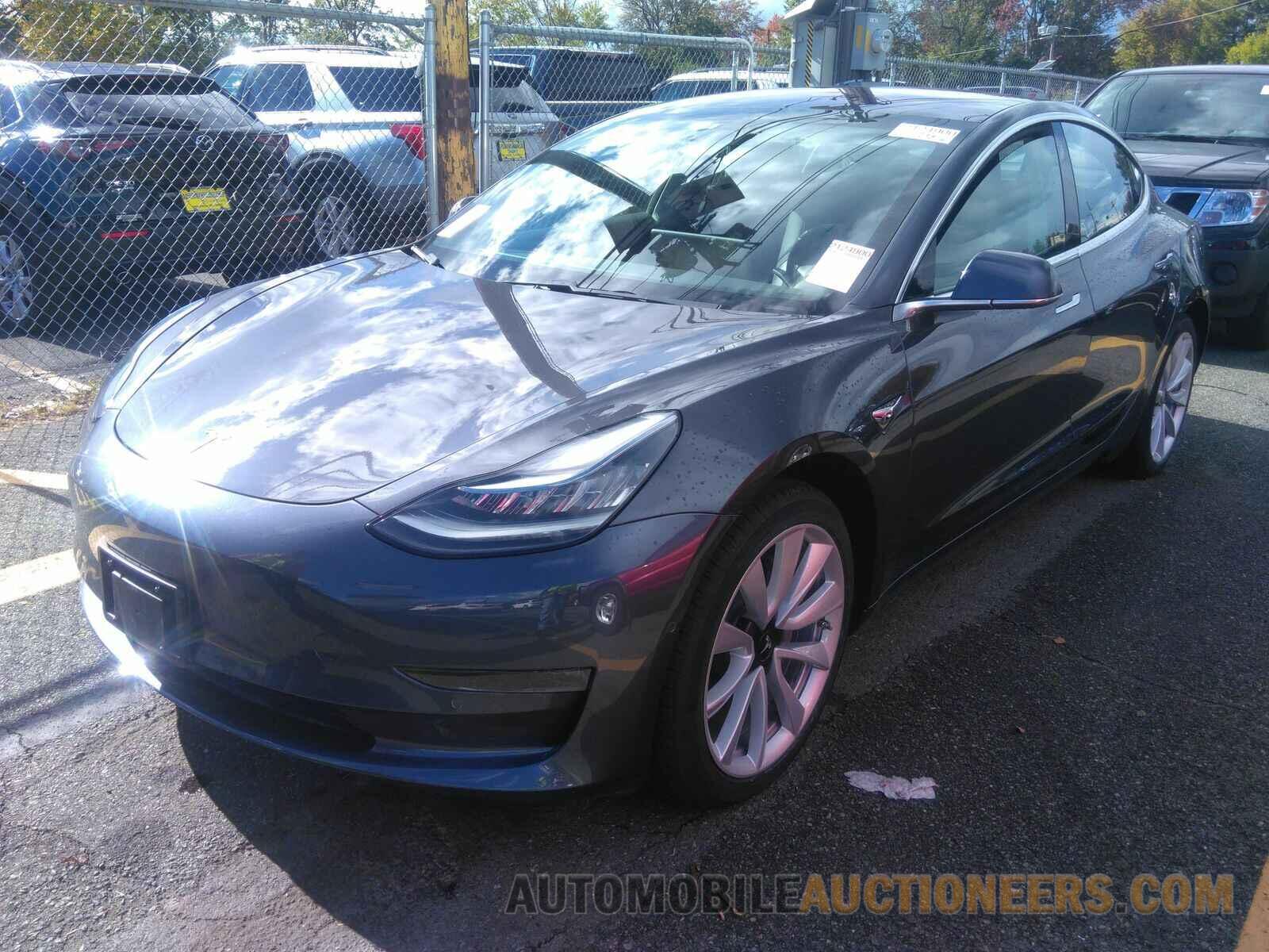 5YJ3E1EAXJF015145 Tesla Model 3 2018