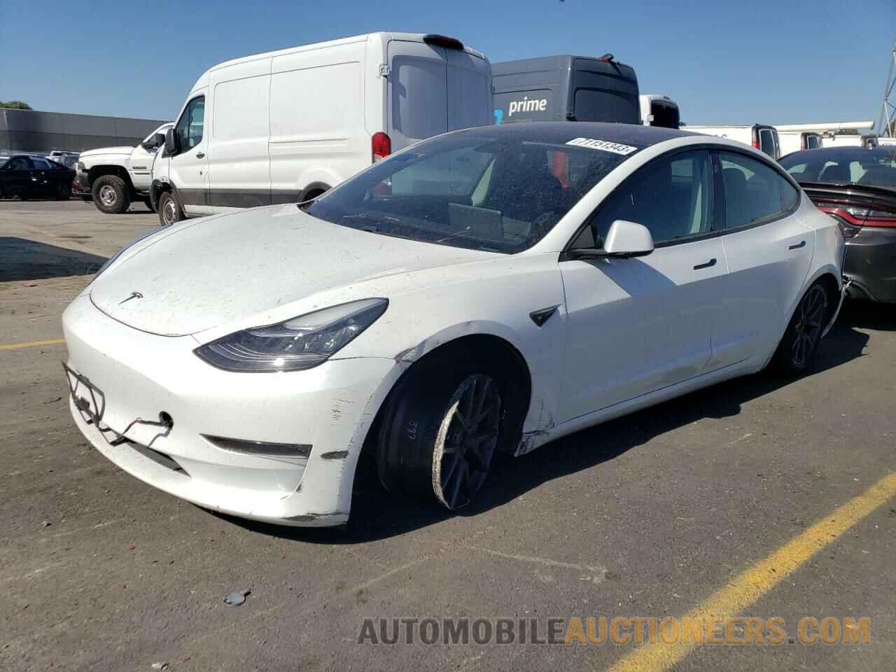 5YJ3E1EAXJF019647 TESLA MODEL 3 2018