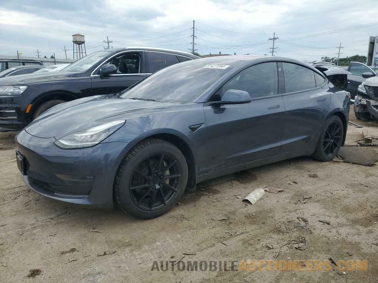 5YJ3E1EAXJF021821 TESLA MODEL 3 2018