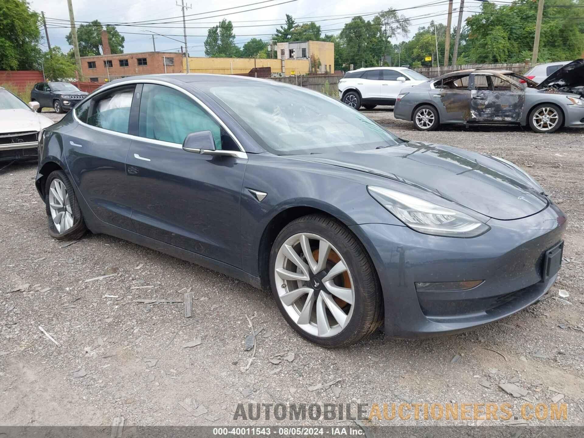 5YJ3E1EAXJF024038 TESLA MODEL 3 2018