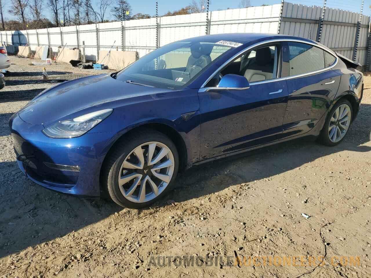 5YJ3E1EAXJF024864 TESLA MODEL 3 2018