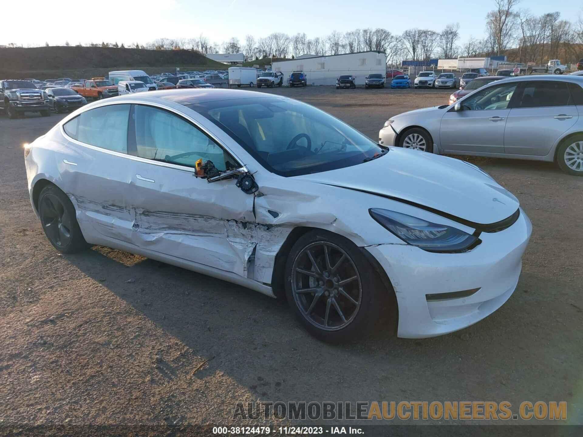 5YJ3E1EAXJF026338 TESLA MODEL 3 2018