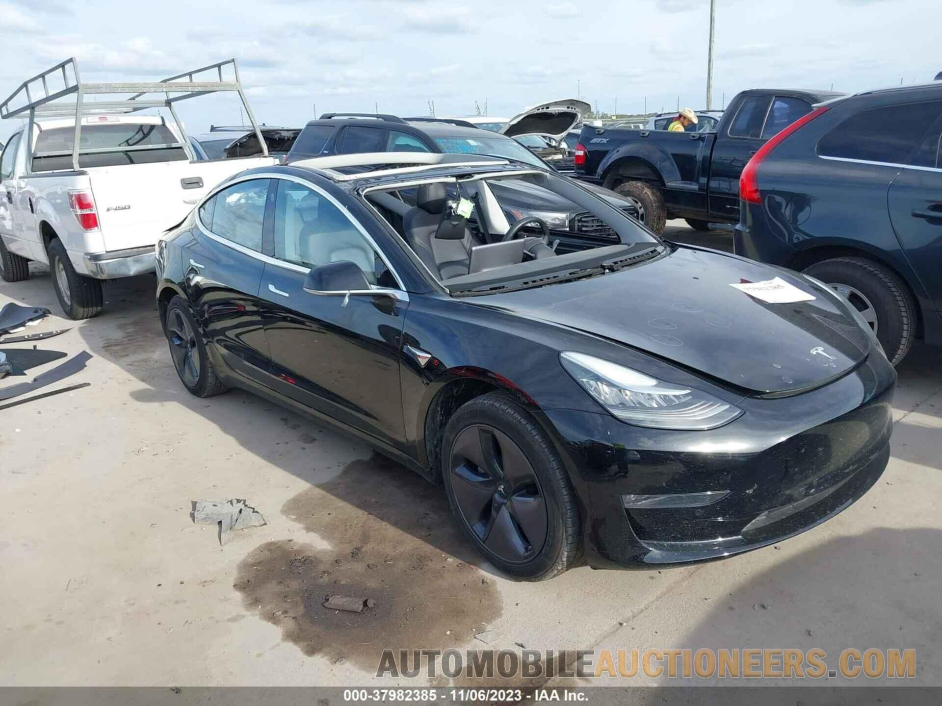 5YJ3E1EAXJF033046 TESLA MODEL 3 2018