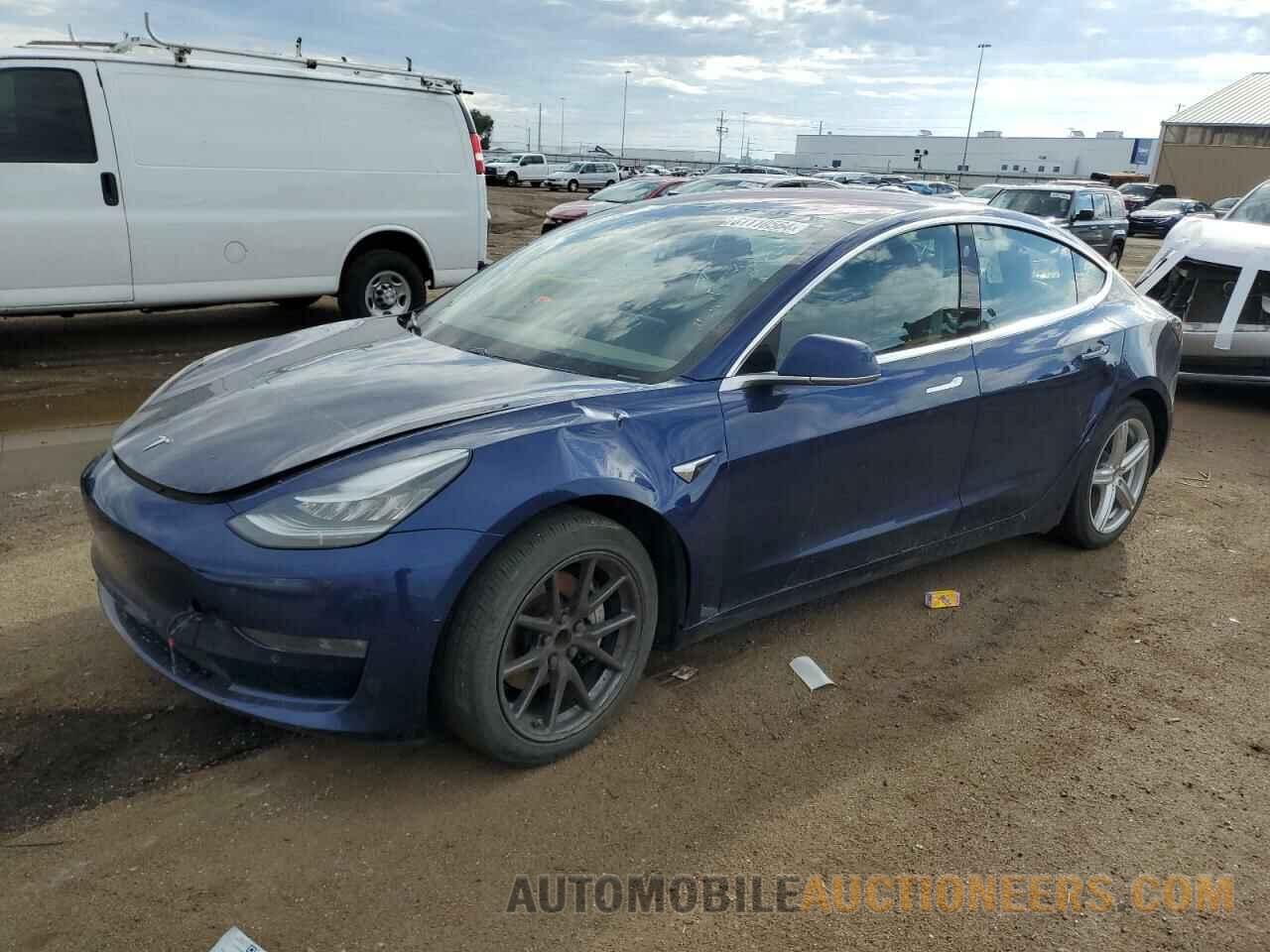 5YJ3E1EAXJF034147 TESLA MODEL 3 2018