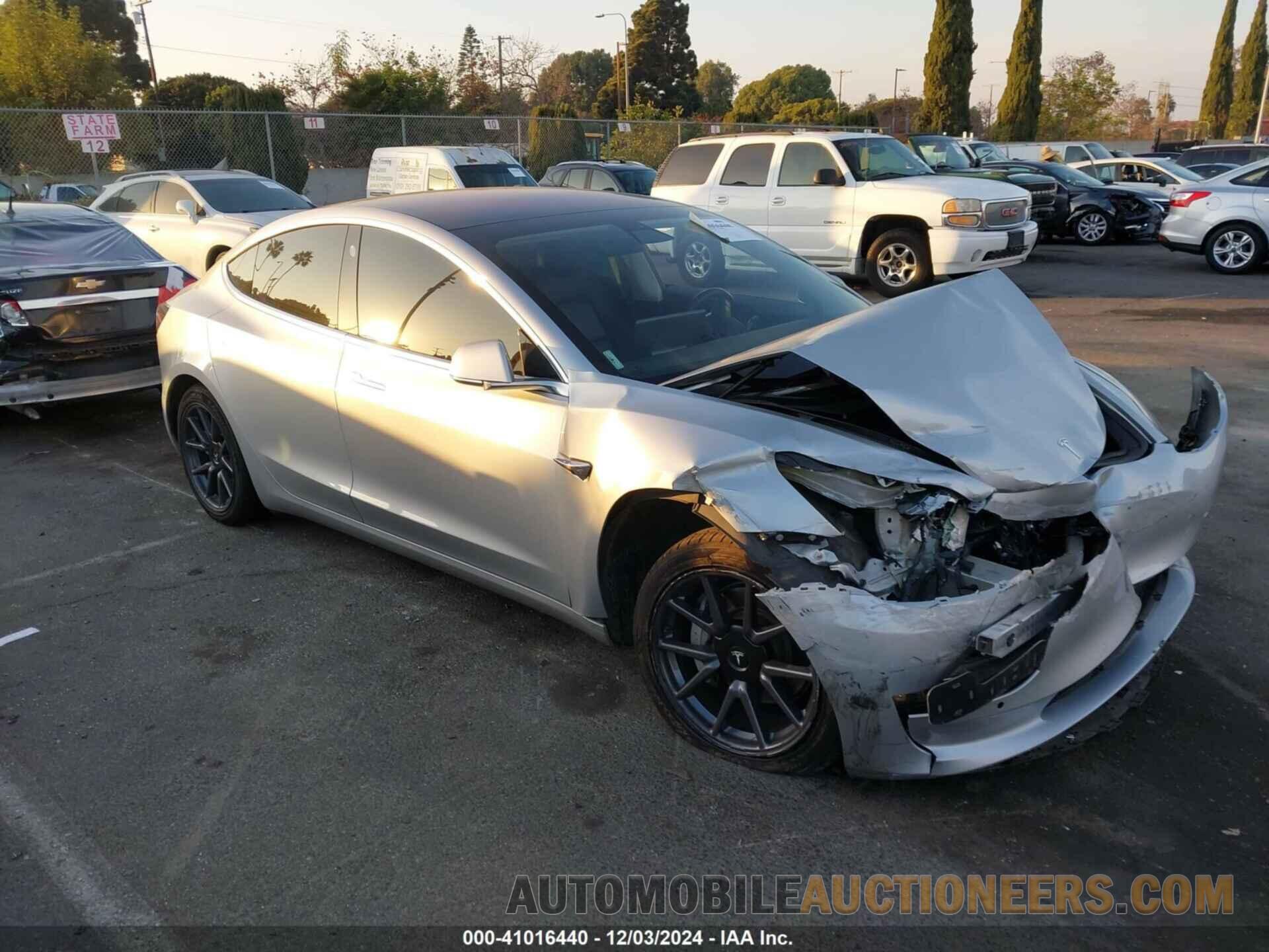 5YJ3E1EAXJF036285 TESLA MODEL 3 2018