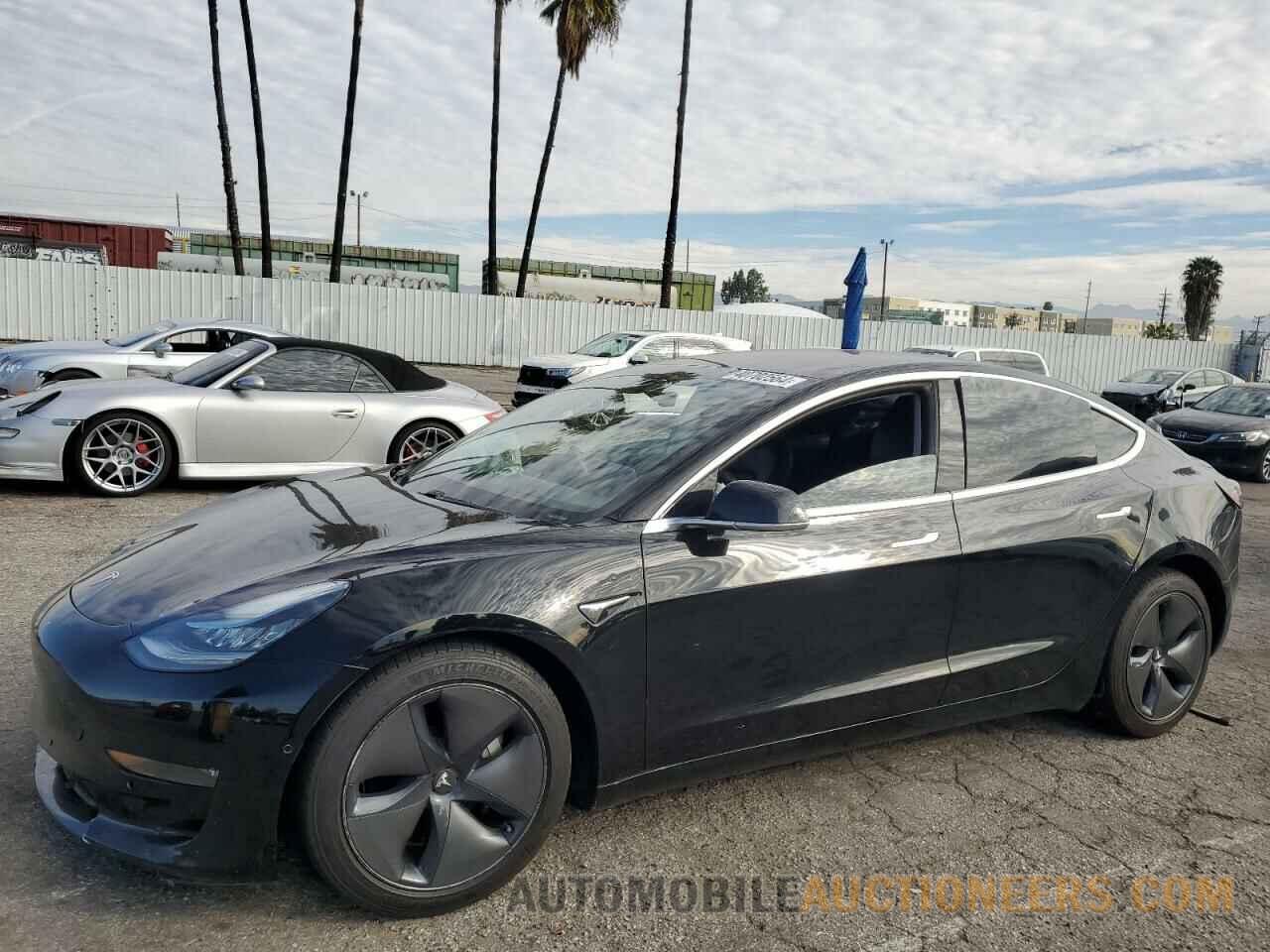 5YJ3E1EAXJF038697 TESLA MODEL 3 2018