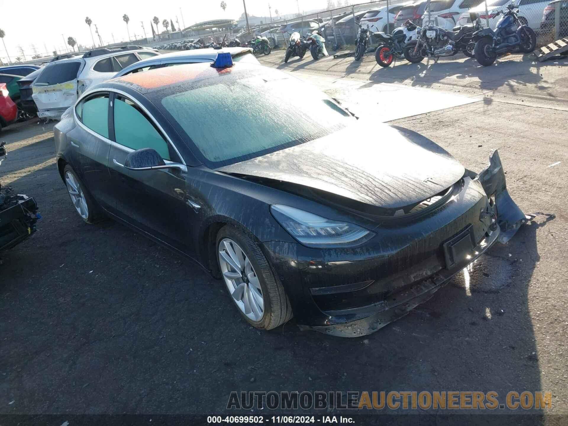 5YJ3E1EAXJF043043 TESLA MODEL 3 2018