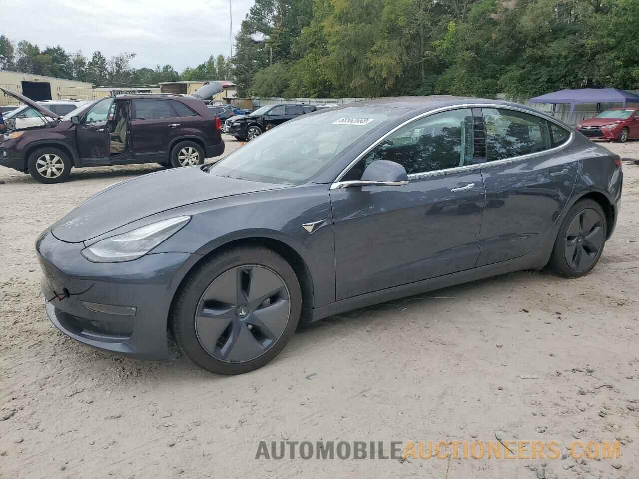 5YJ3E1EAXJF043219 TESLA MODEL 3 2018