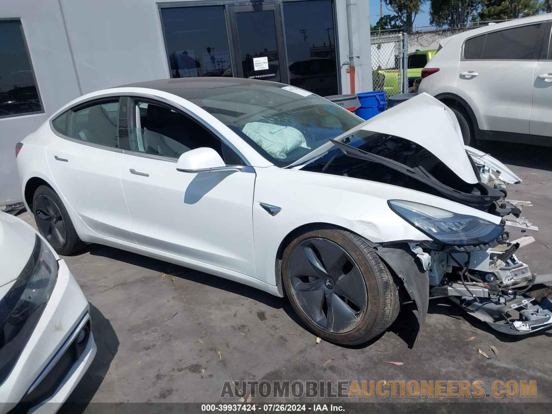 5YJ3E1EAXJF044435 TESLA MODEL 3 2018