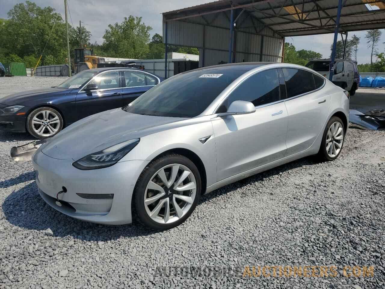 5YJ3E1EAXJF048582 TESLA MODEL 3 2018