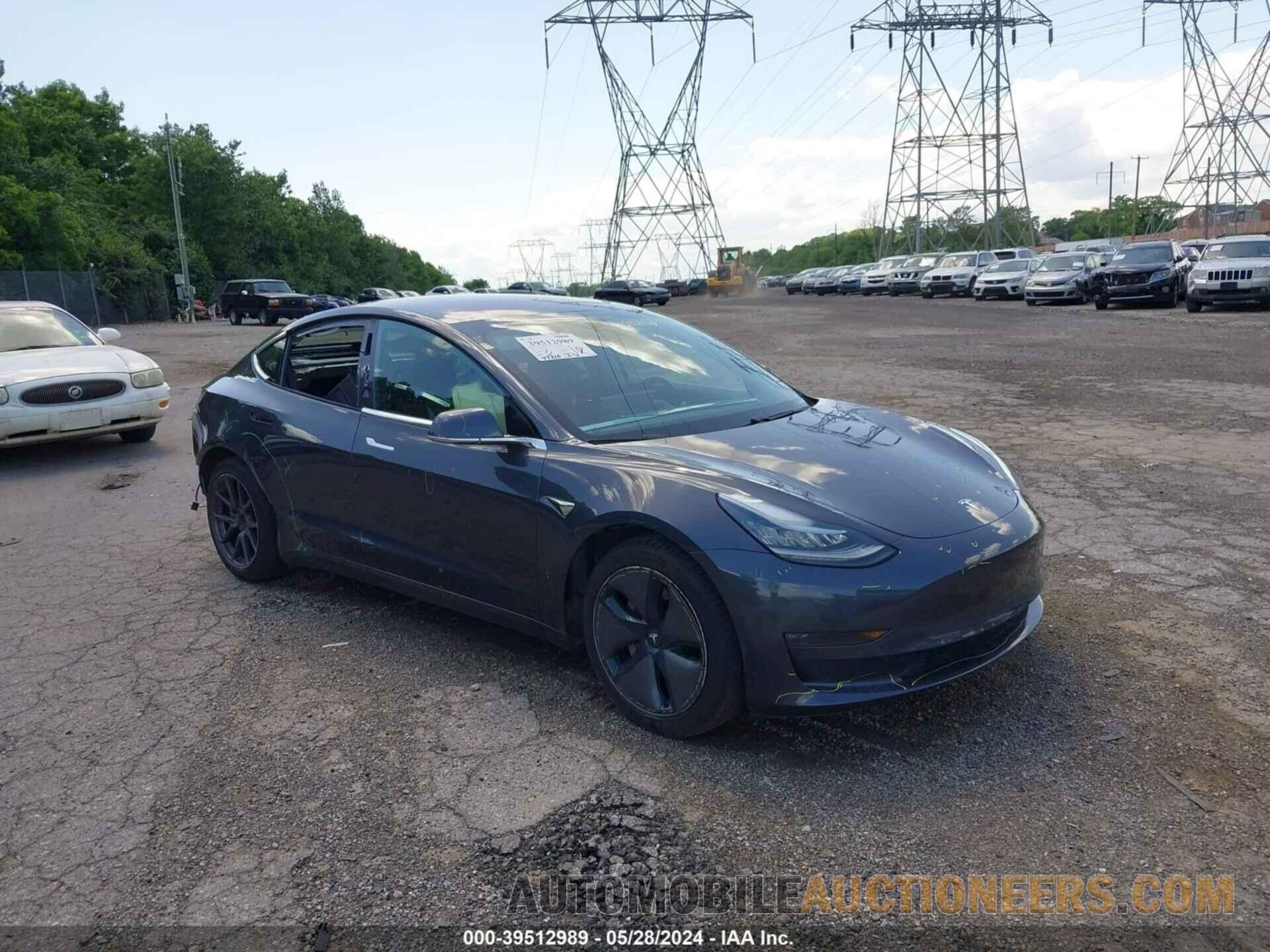 5YJ3E1EAXJF052910 TESLA MODEL 3 2018