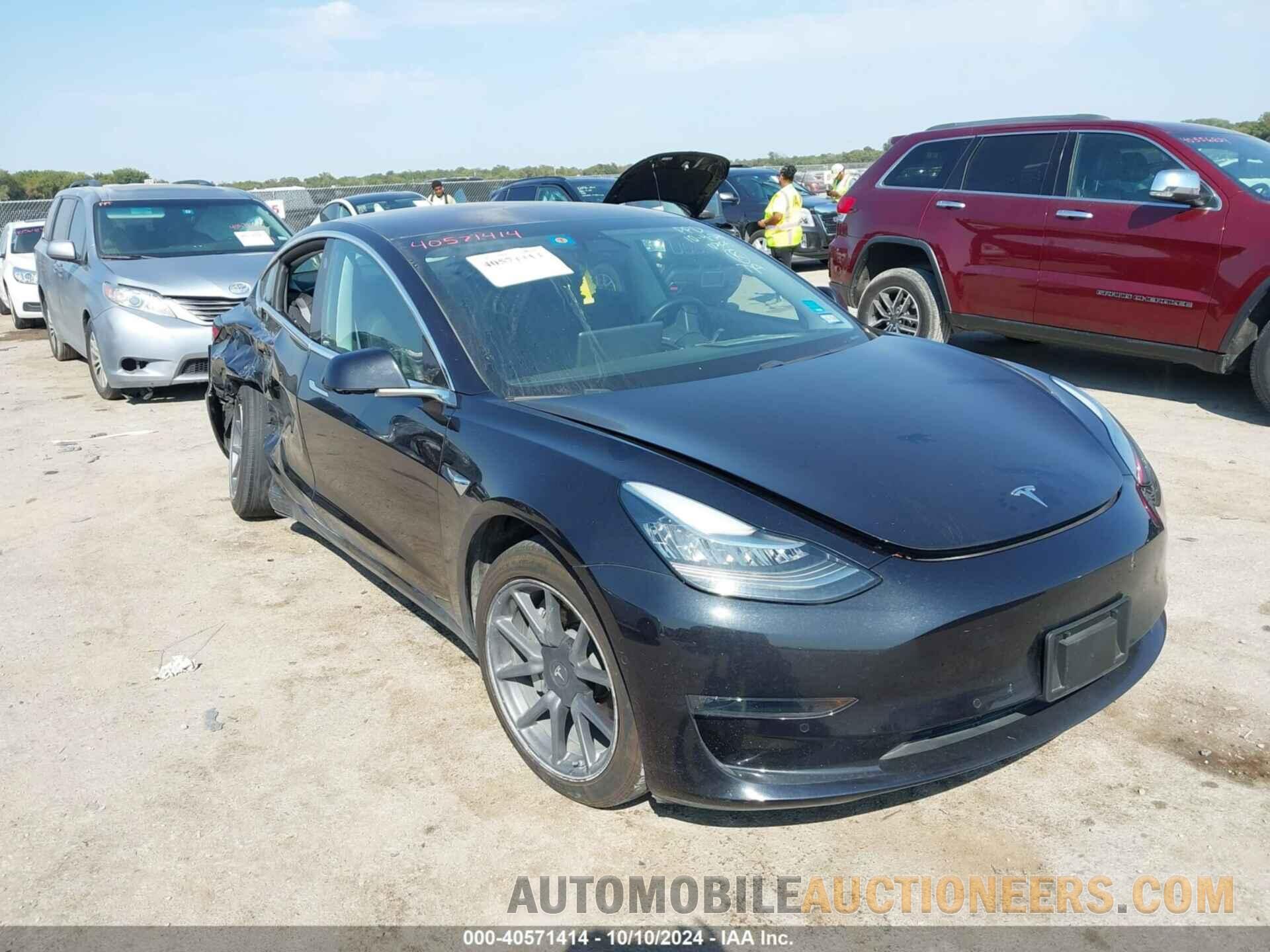 5YJ3E1EAXJF070355 TESLA MODEL 3 2018