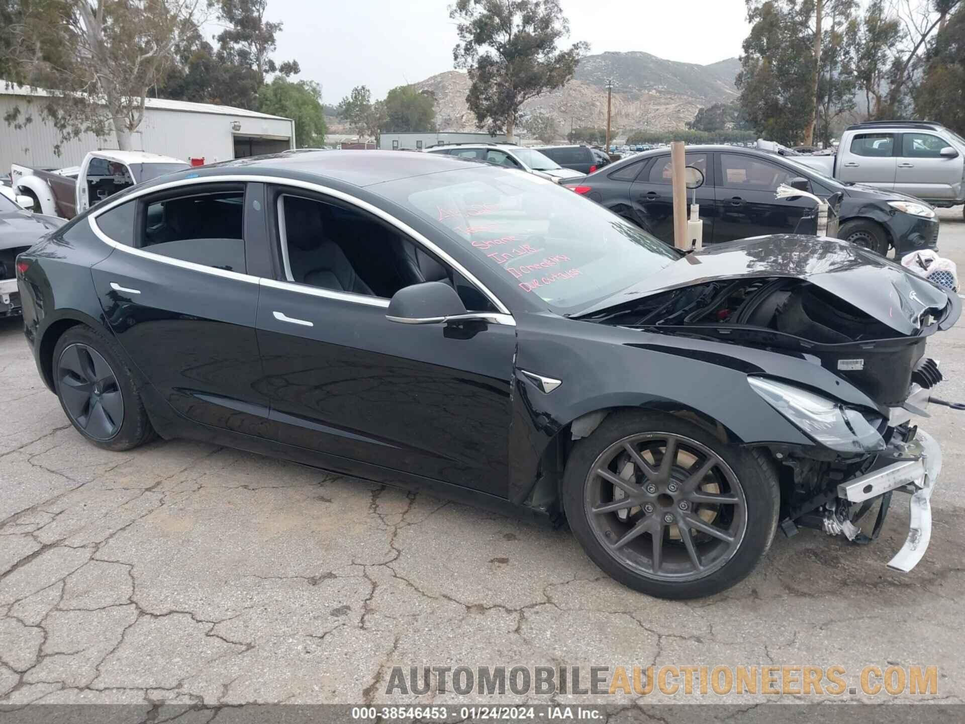 5YJ3E1EAXJF075880 TESLA MODEL 3 2018