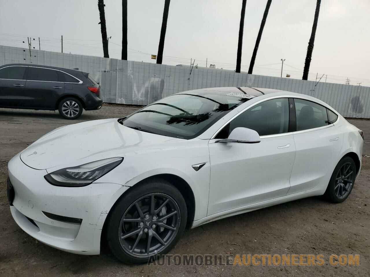 5YJ3E1EAXJF098785 TESLA MODEL 3 2018