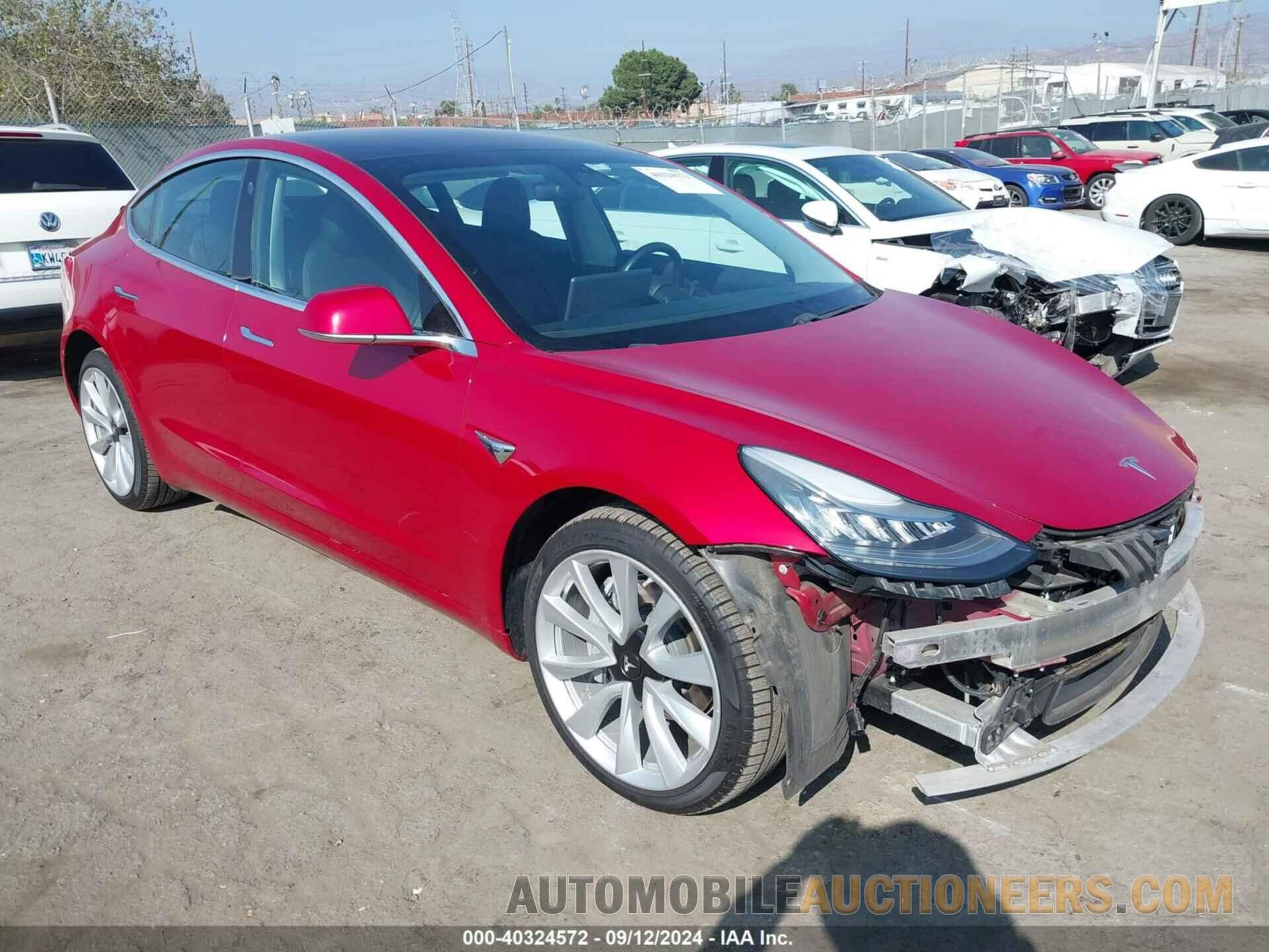 5YJ3E1EAXJF126049 TESLA MODEL 3 2018