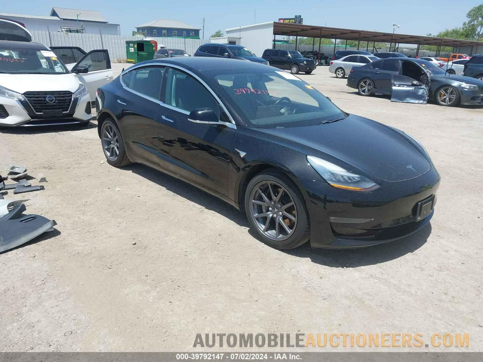 5YJ3E1EAXJF152148 TESLA MODEL 3 2018