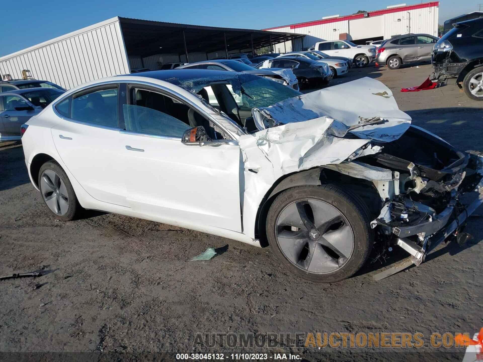 5YJ3E1EAXJF152957 TESLA MODEL 3 2018