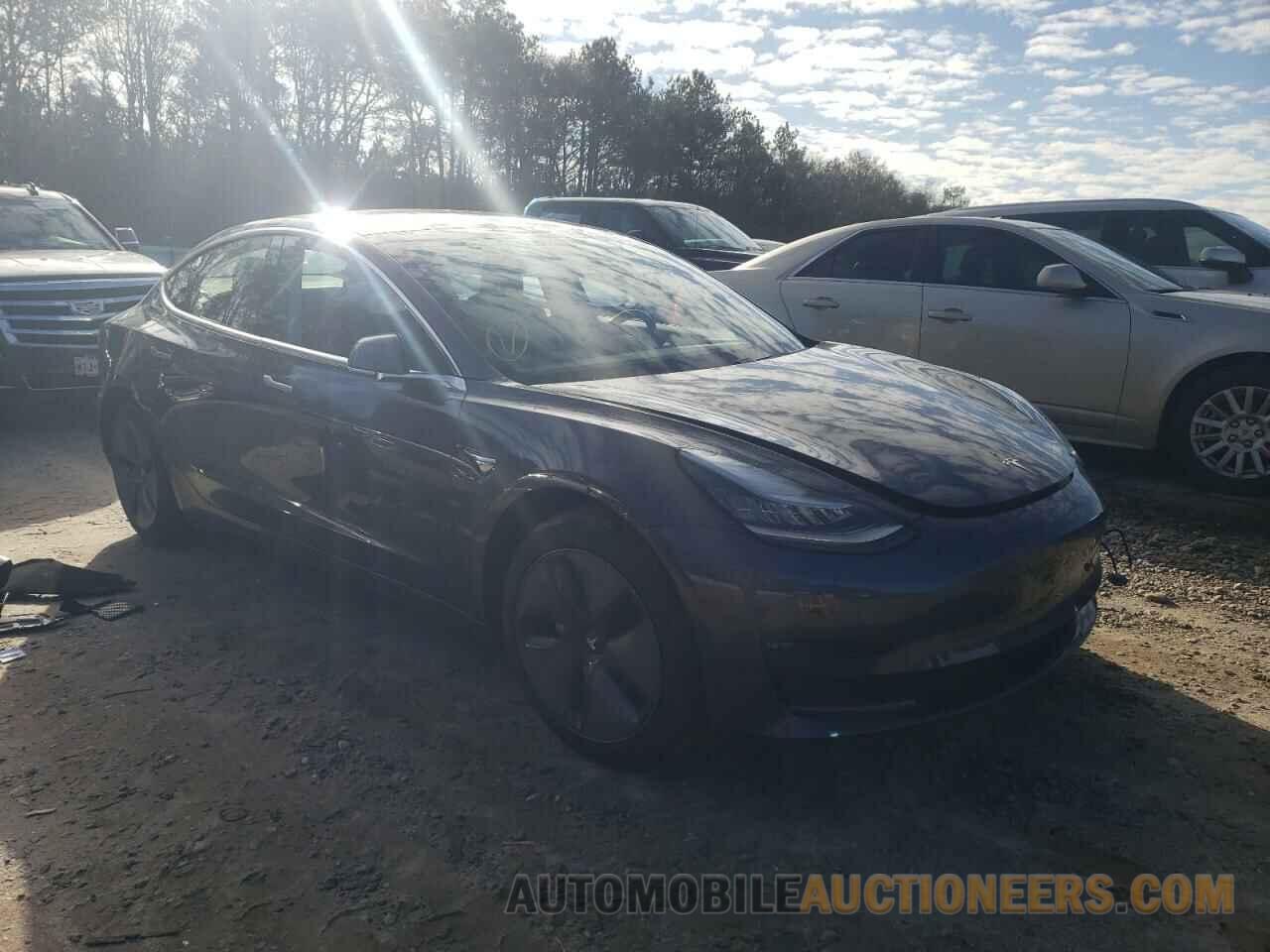 5YJ3E1EAXJF153364 TESLA MODEL 3 2018