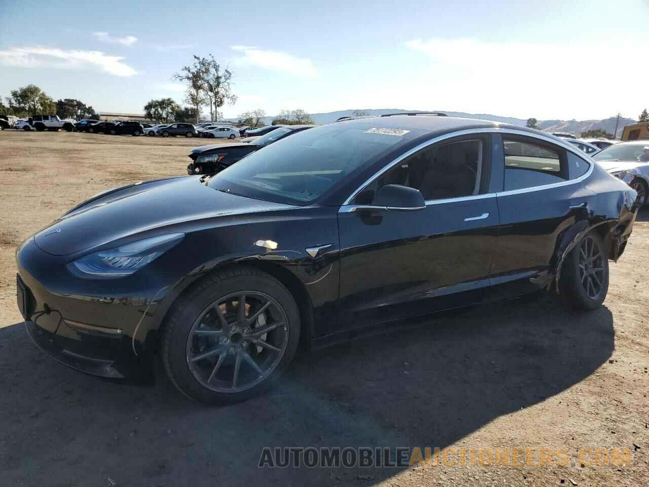 5YJ3E1EAXJF166194 TESLA MODEL 3 2018