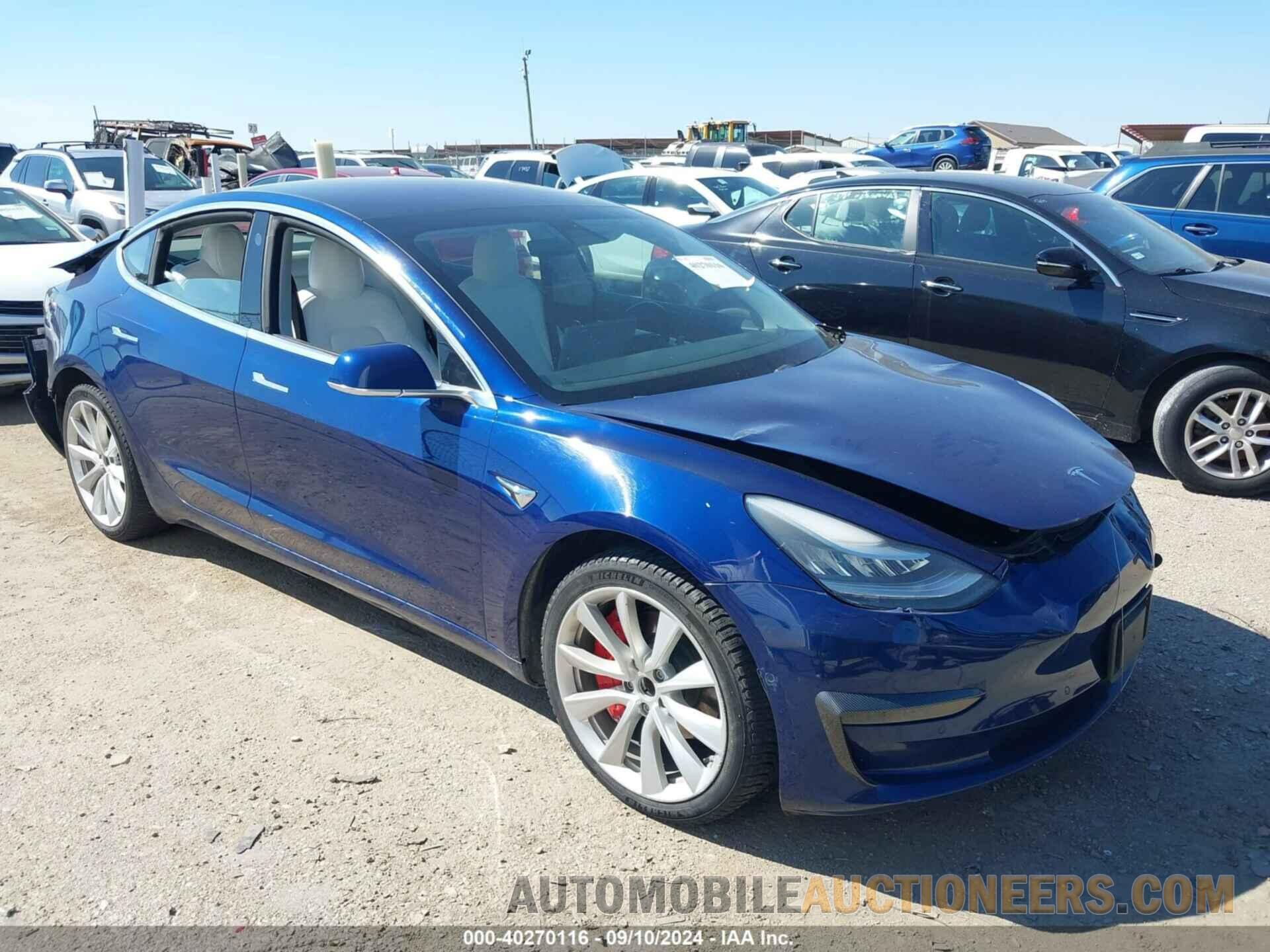 5YJ3E1EAXJF178233 TESLA MODEL 3 2018