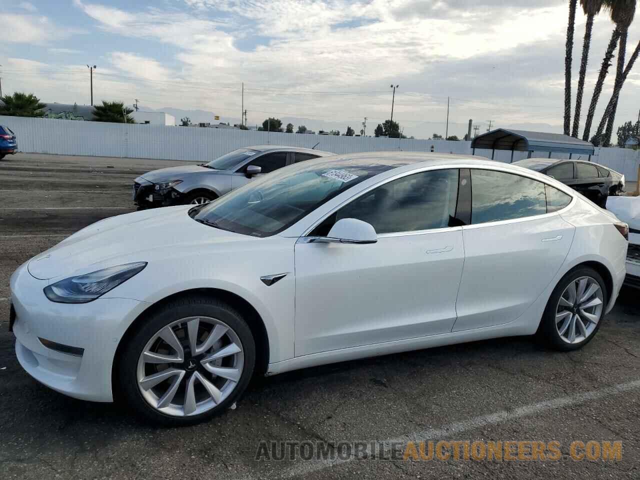 5YJ3E1EAXKF428264 TESLA MODEL 3 2019