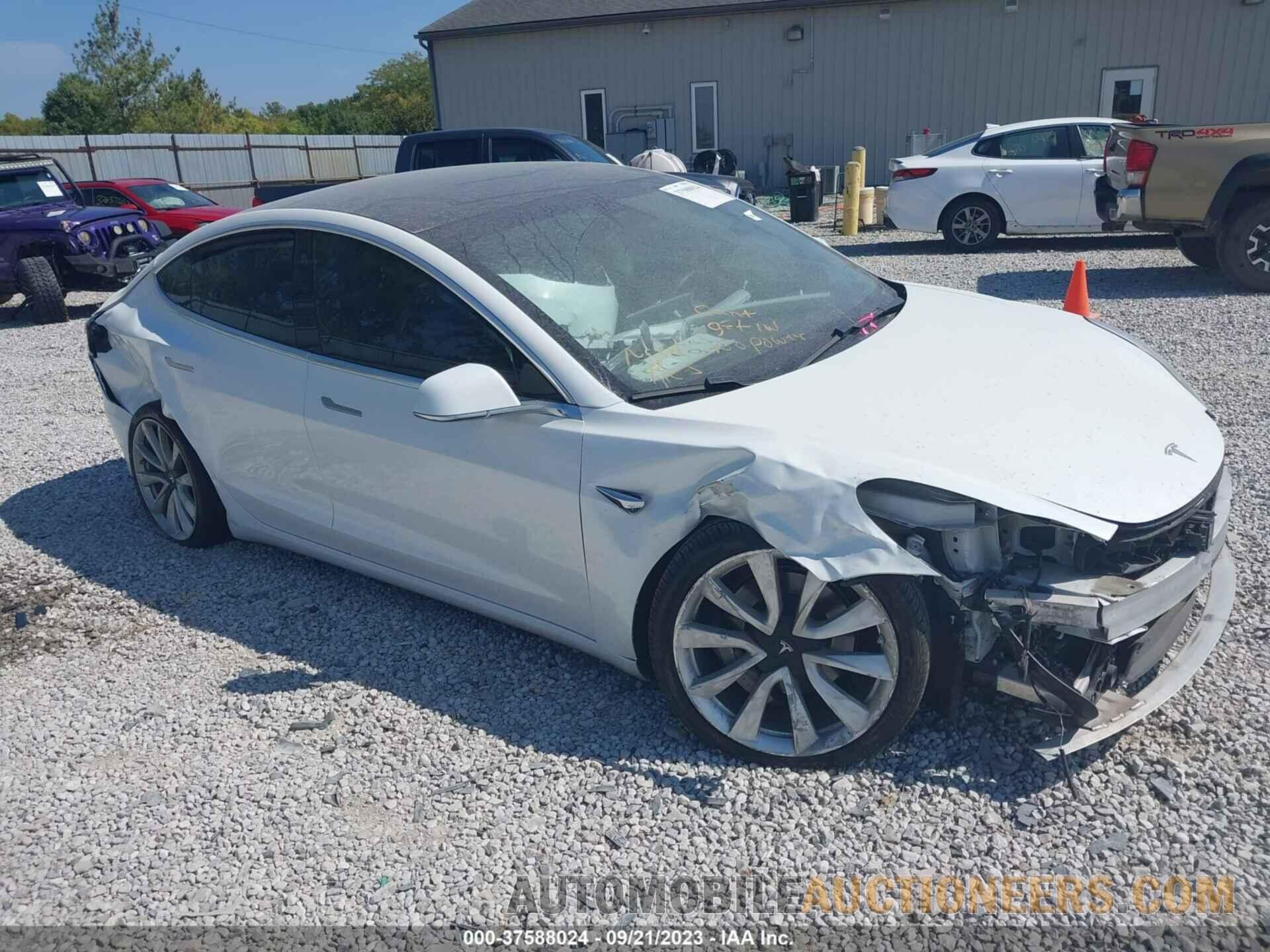 5YJ3E1EAXKF529823 TESLA MODEL 3 2019