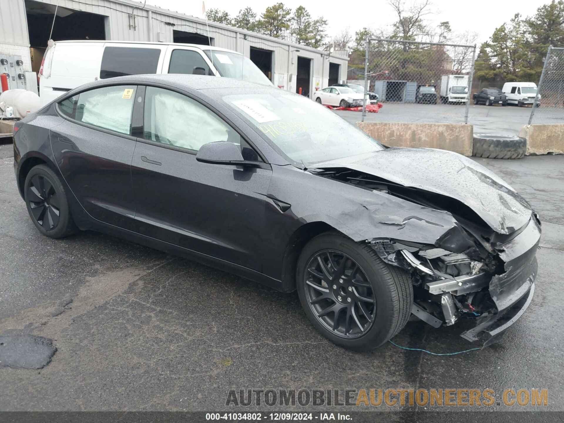 5YJ3E1EAXRF729675 TESLA MODEL 3 2024