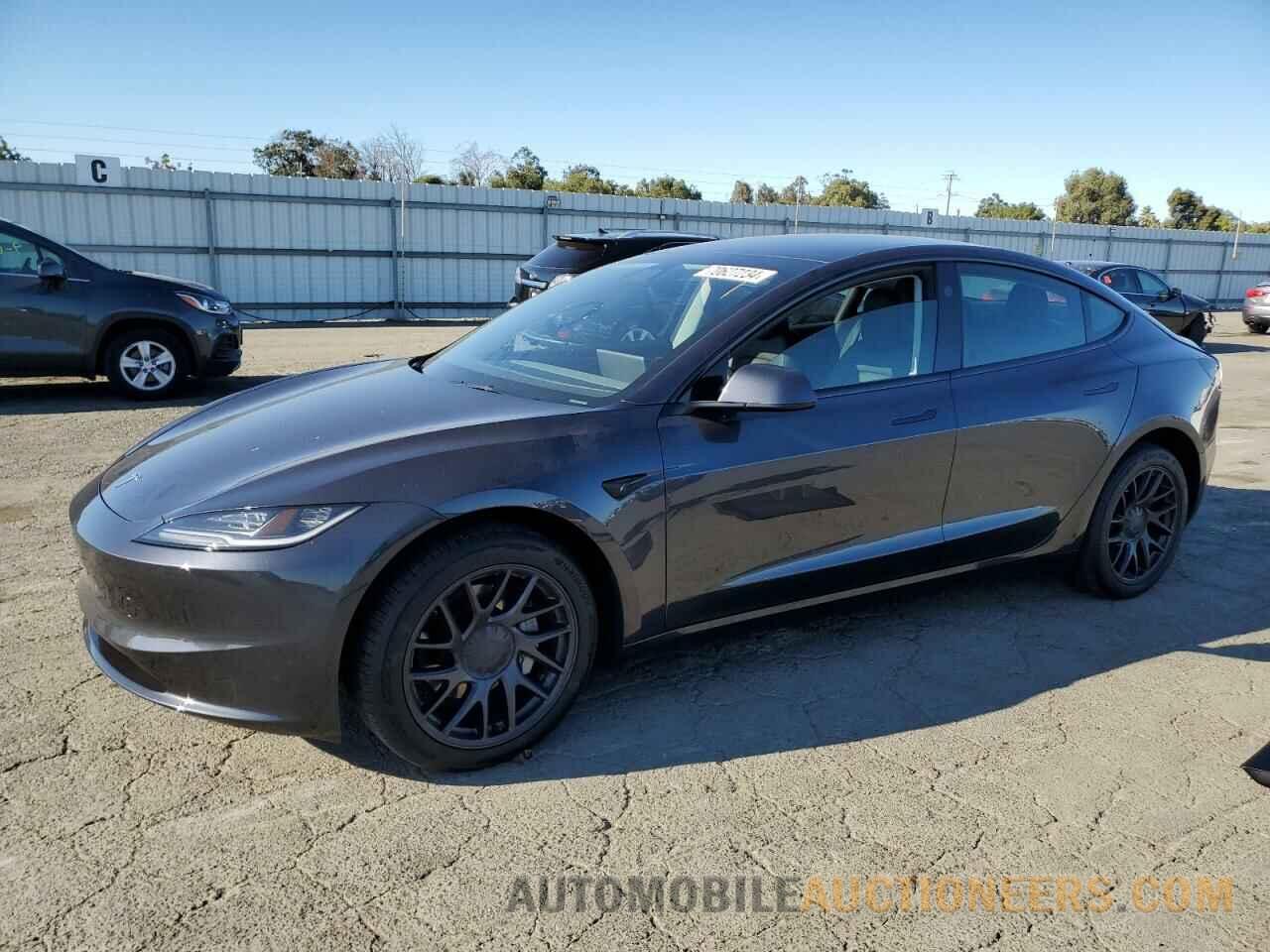 5YJ3E1EAXRF786040 TESLA MODEL 3 2024