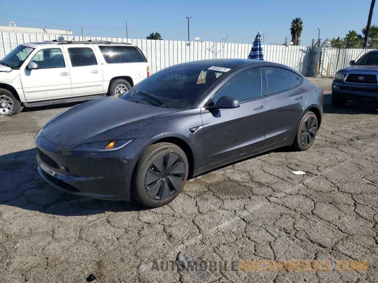 5YJ3E1EAXRF834779 TESLA MODEL 3 2024