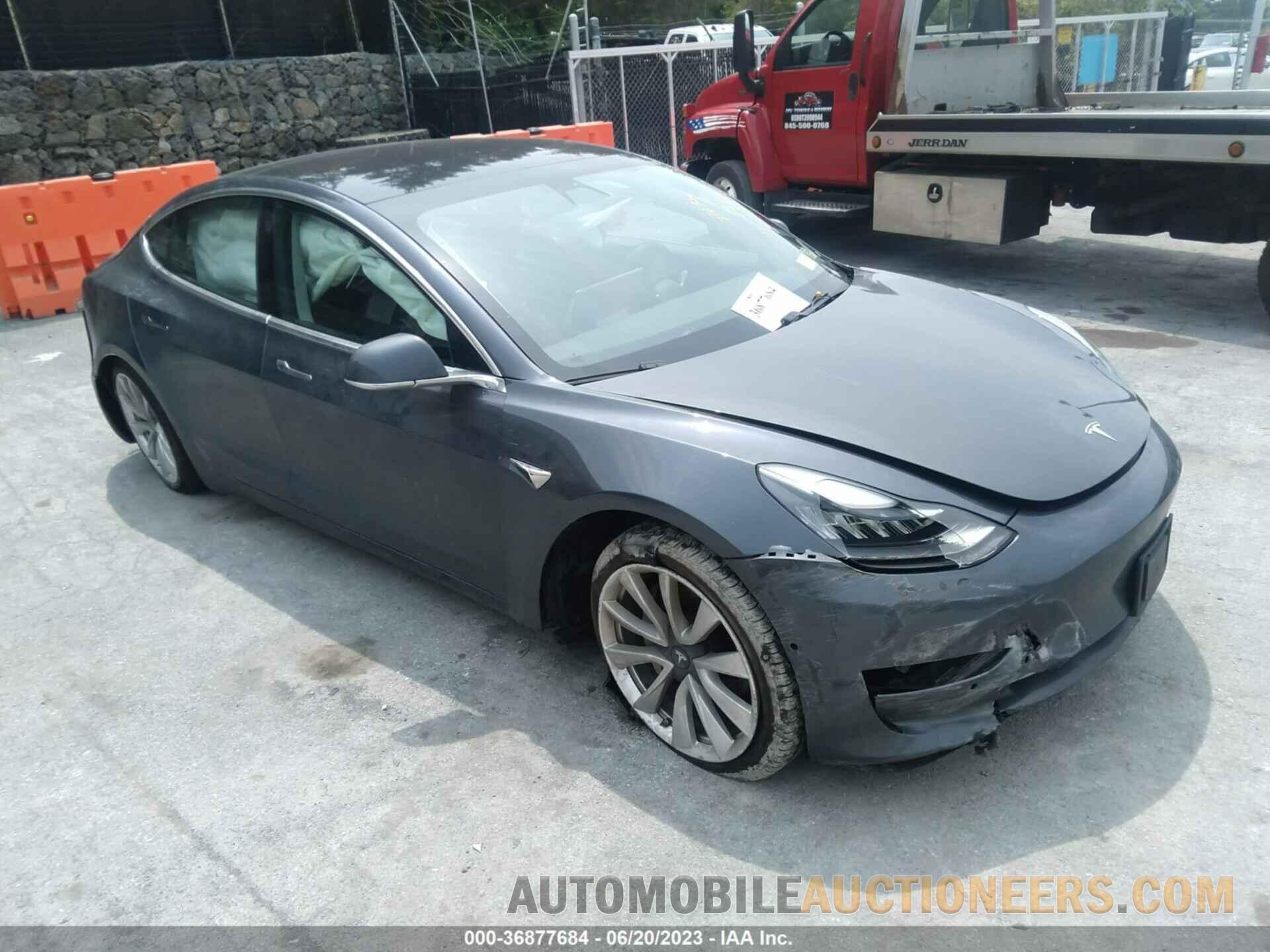 5YJ3E1EB0JF068798 TESLA MODEL 3 2018