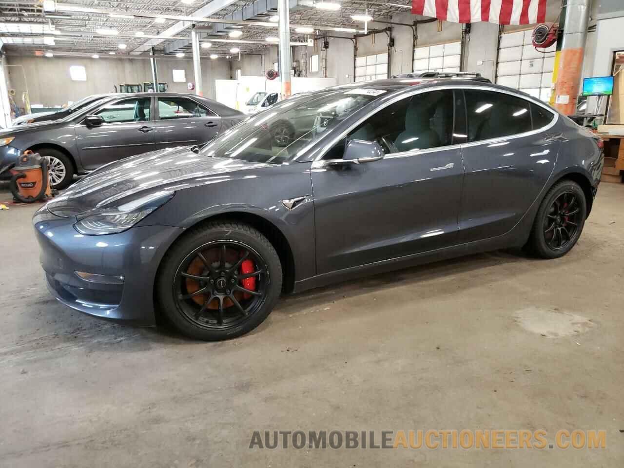 5YJ3E1EB0JF074438 TESLA MODEL 3 2018