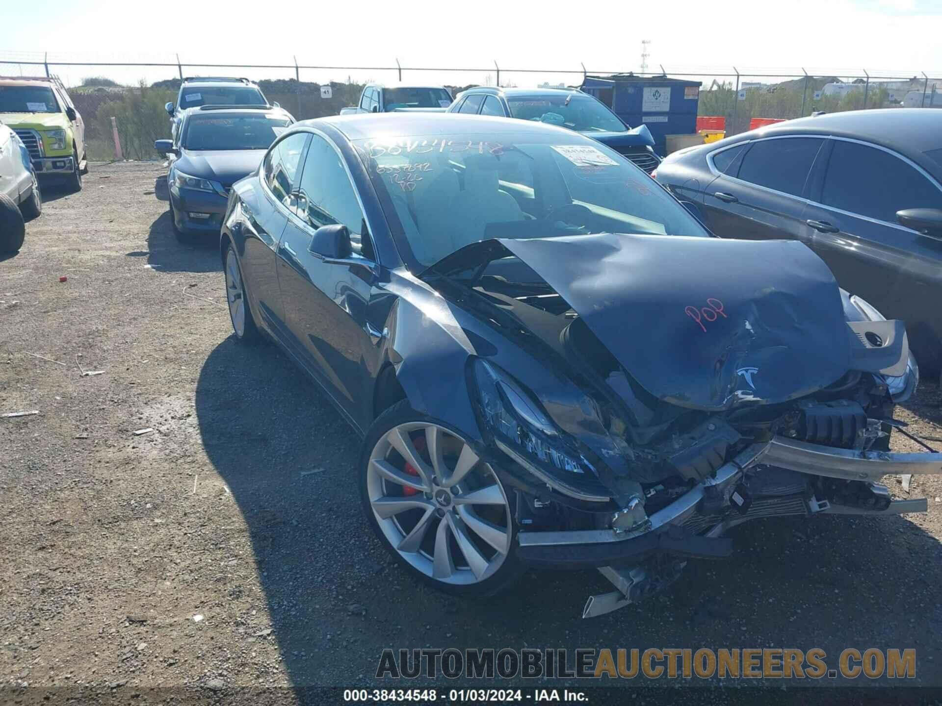 5YJ3E1EB0JF079168 TESLA MODEL 3 2018