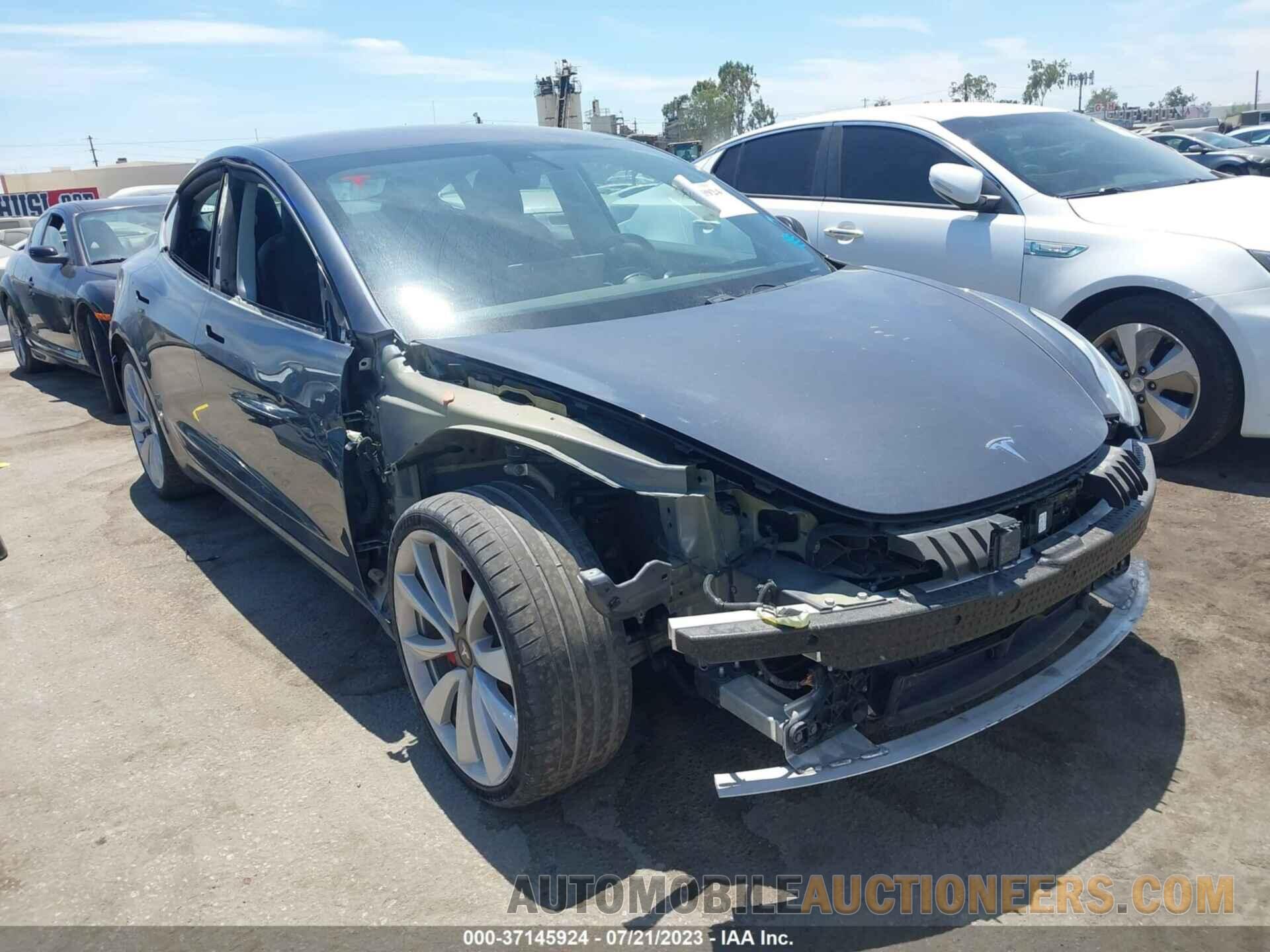 5YJ3E1EB0JF083107 TESLA MODEL 3 2018