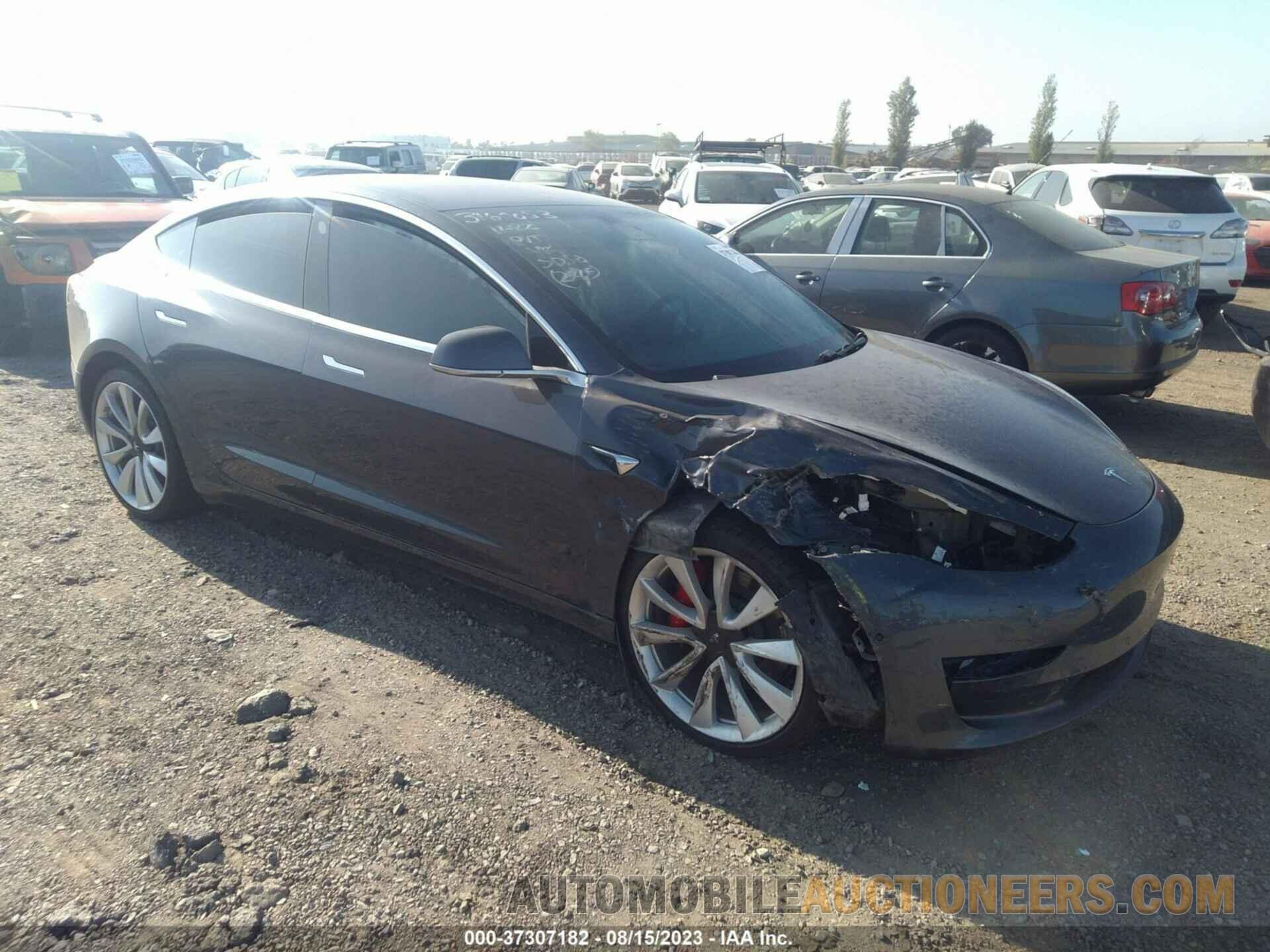 5YJ3E1EB0JF083138 TESLA MODEL 3 2018