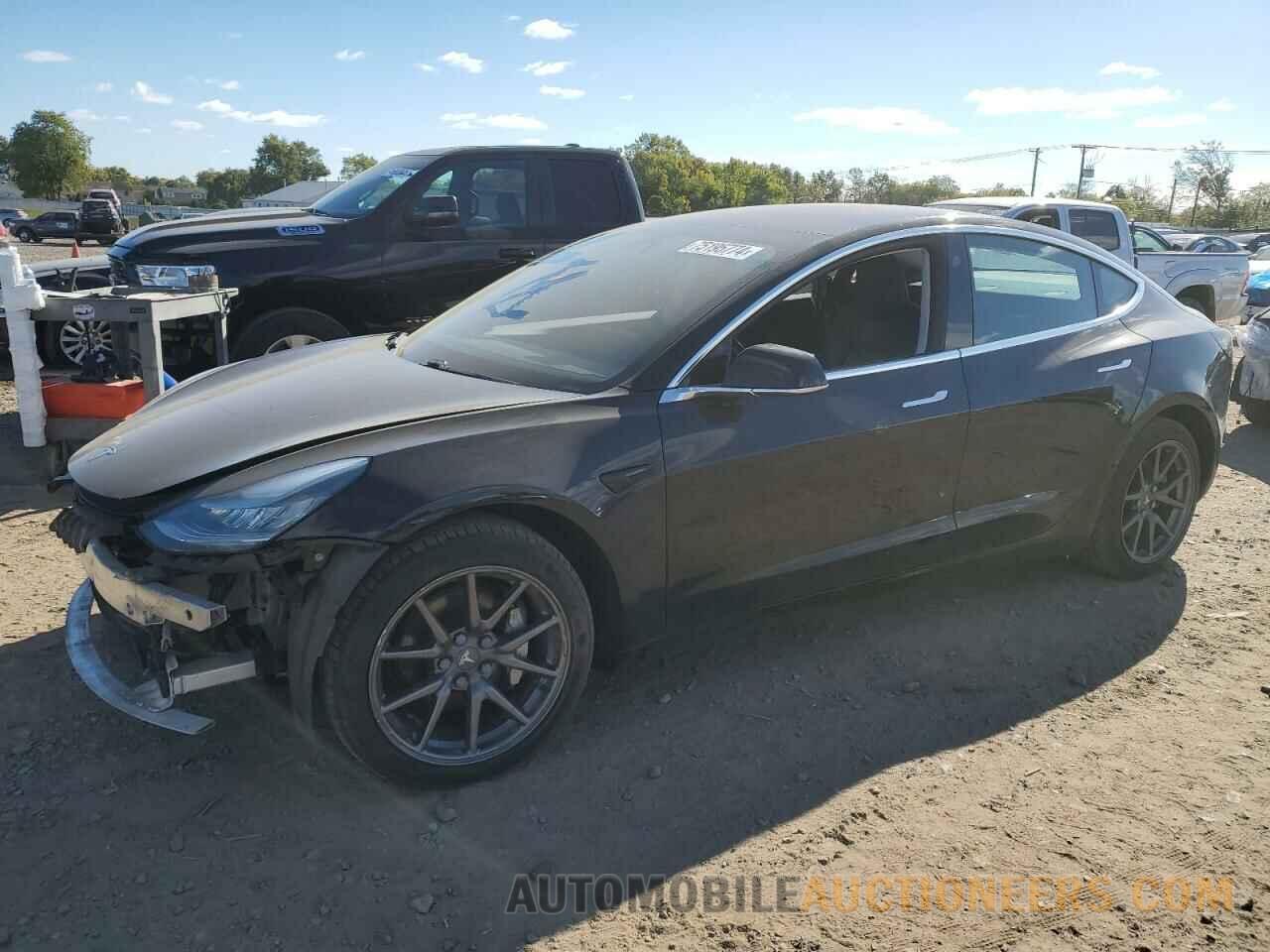 5YJ3E1EB0JF093961 TESLA MODEL 3 2018