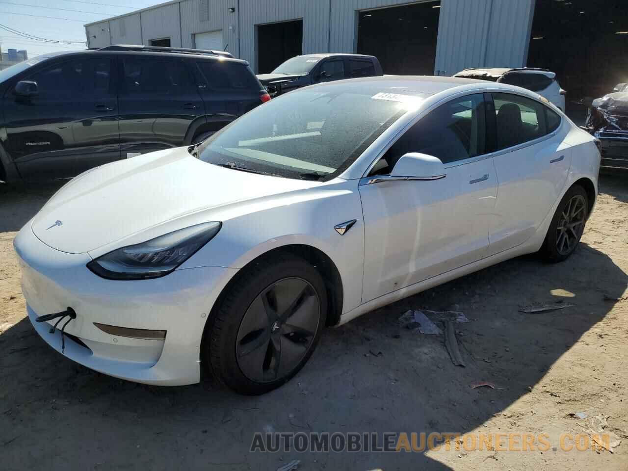 5YJ3E1EB0JF108572 TESLA MODEL 3 2018