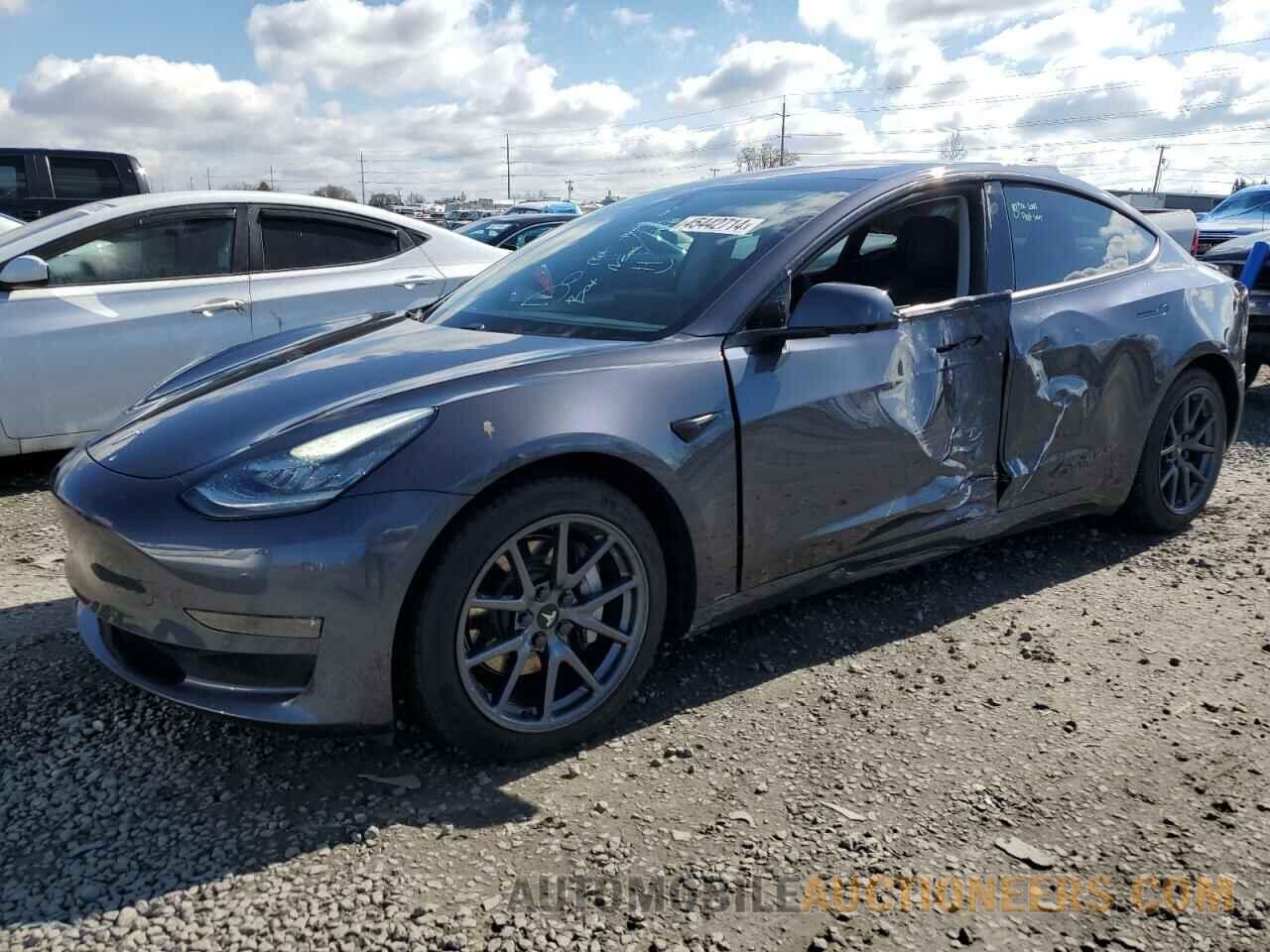 5YJ3E1EB0JF112413 TESLA MODEL 3 2018