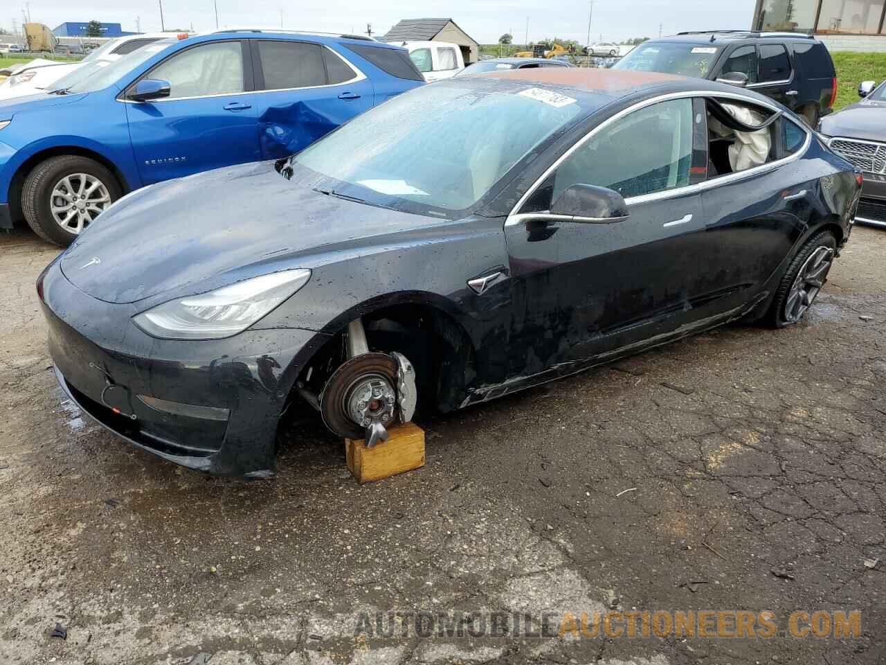 5YJ3E1EB0JF113366 TESLA MODEL 3 2018