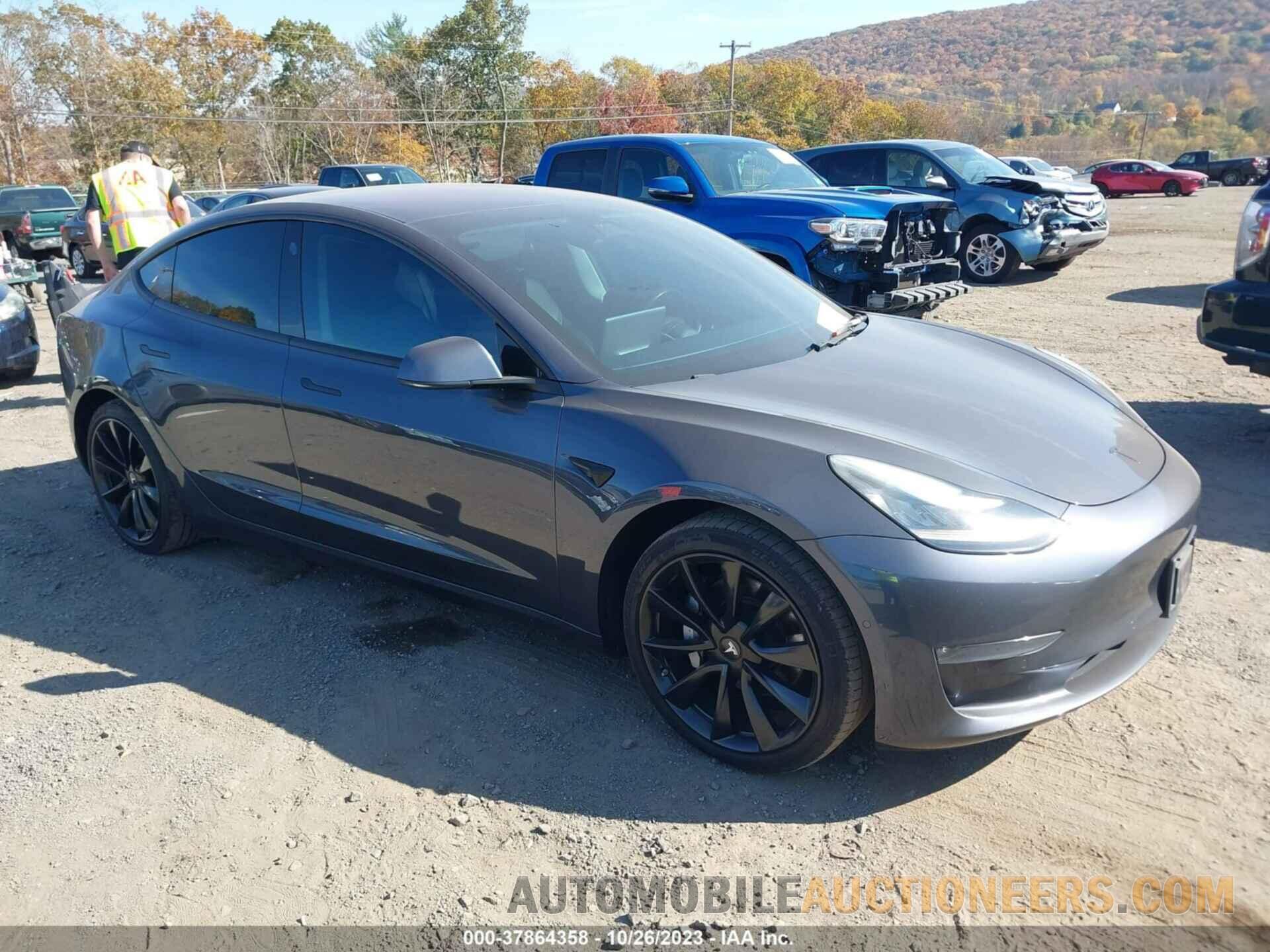 5YJ3E1EB0JF121144 TESLA MODEL 3 2018