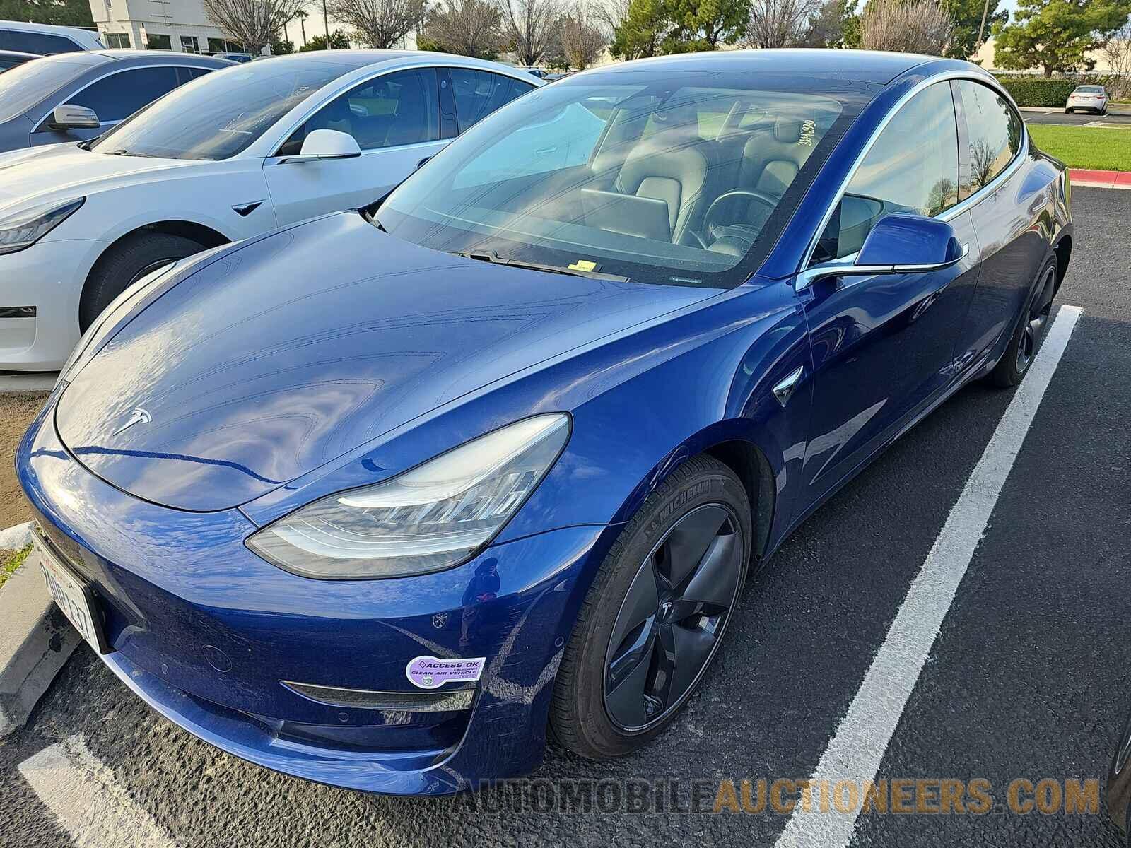 5YJ3E1EB0JF130913 Tesla Model 3 2018