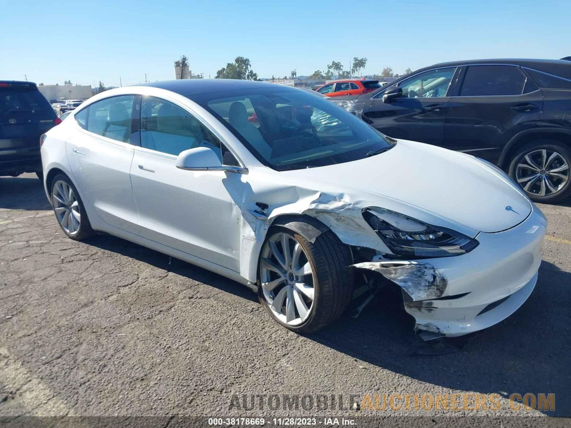 5YJ3E1EB0JF147498 TESLA MODEL 3 2018