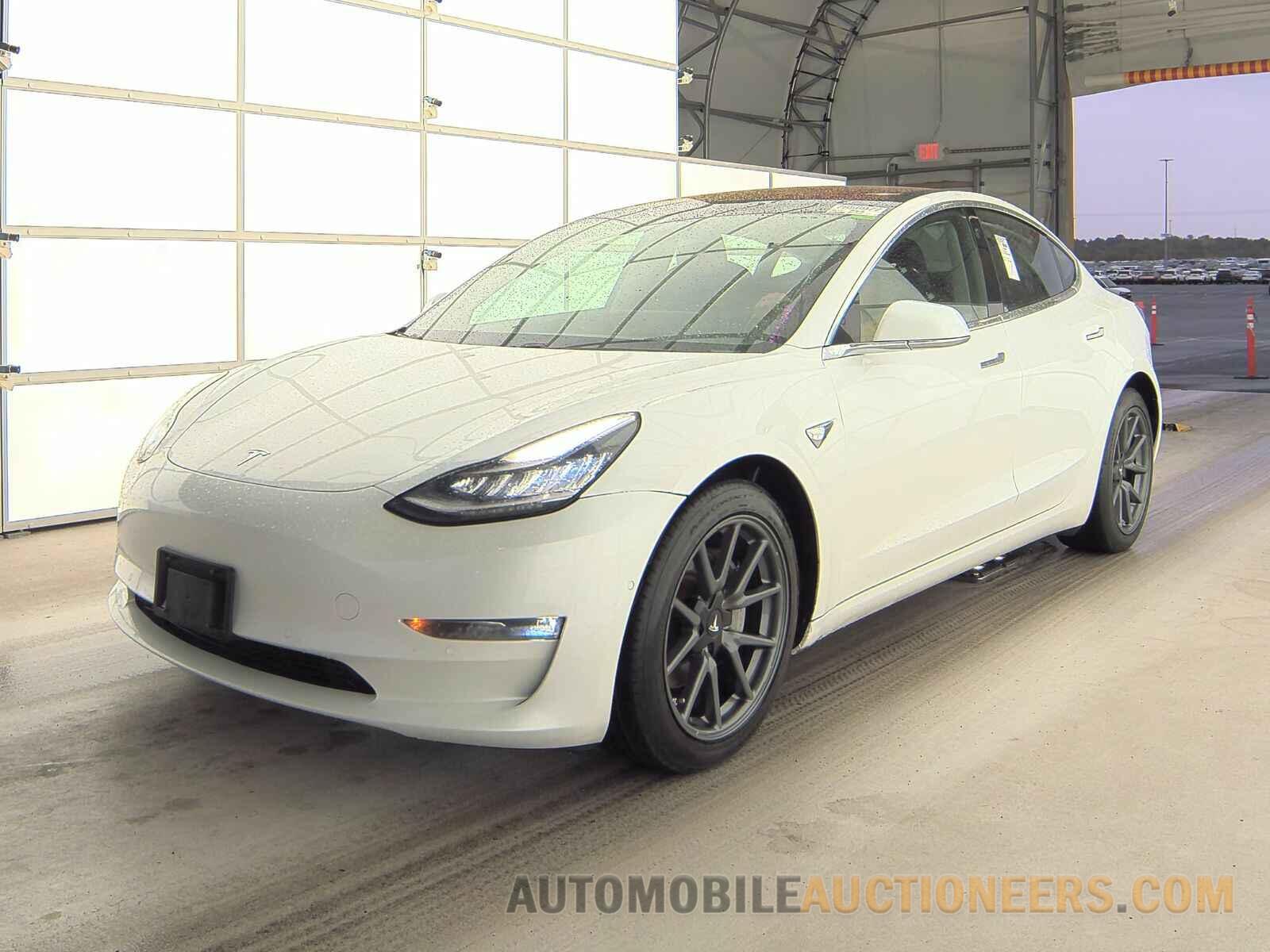 5YJ3E1EB0JF185667 Tesla Model 3 2018