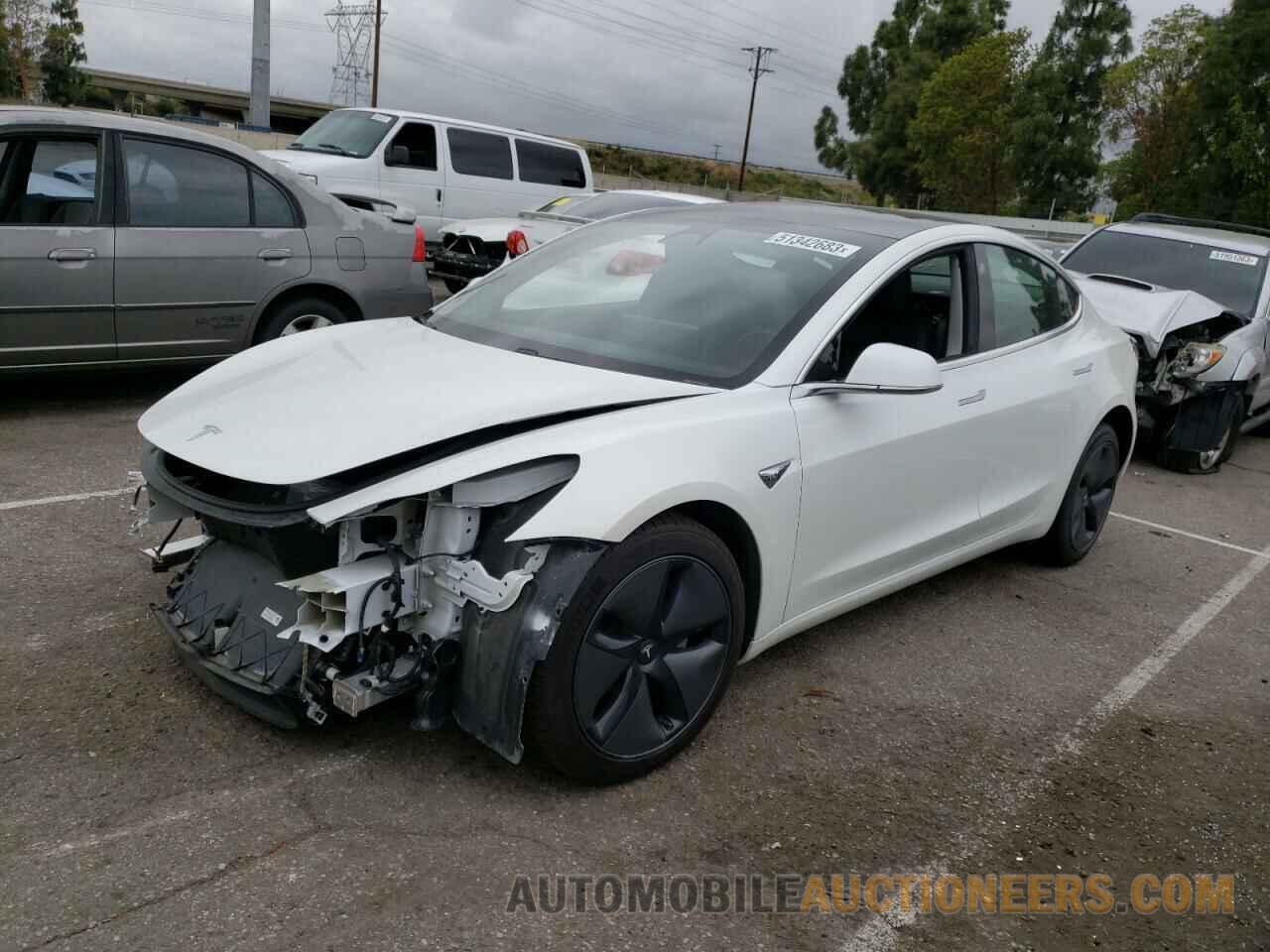 5YJ3E1EB0KF359528 TESLA MODEL 3 2019