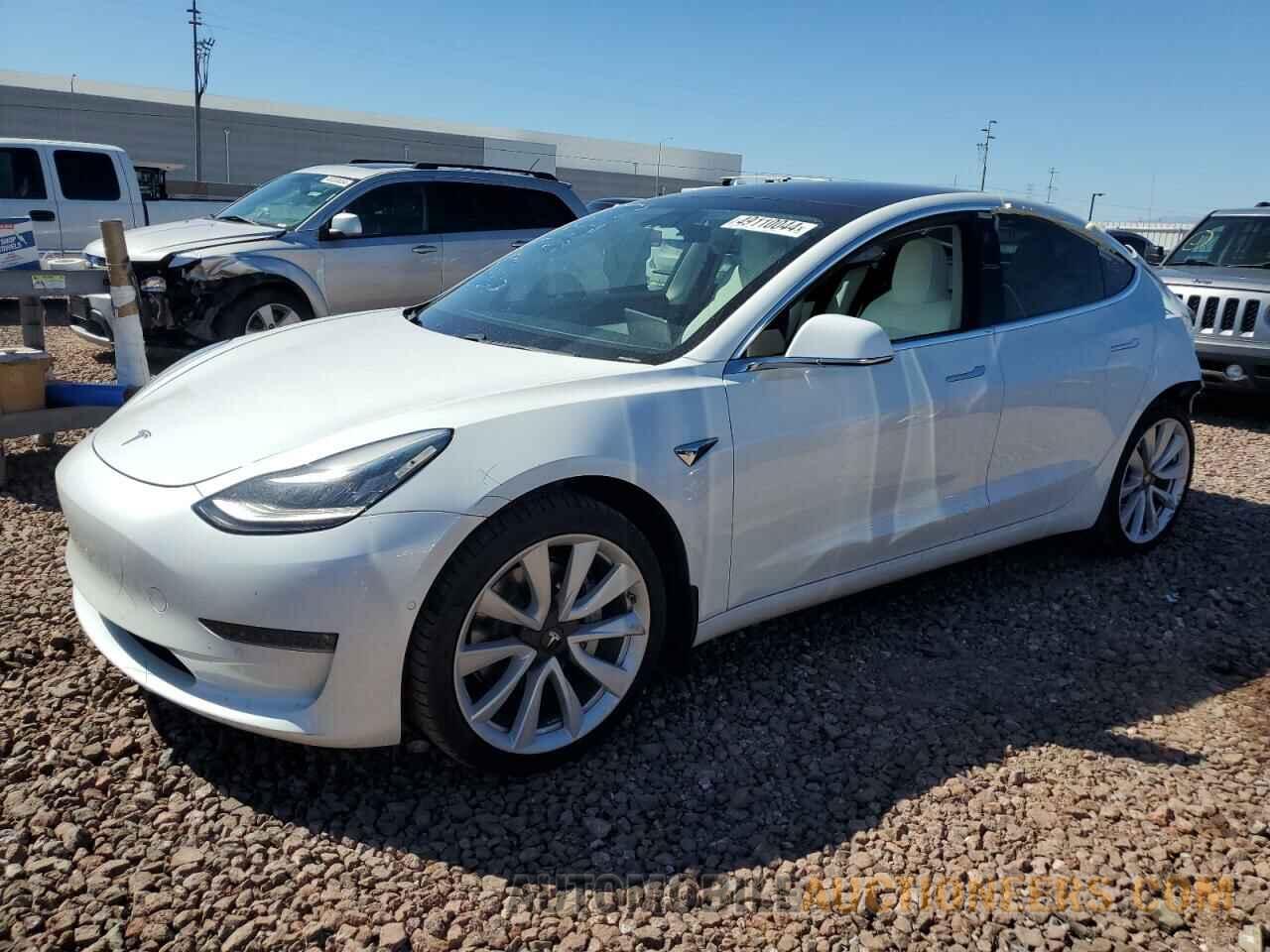 5YJ3E1EB0KF469561 TESLA MODEL 3 2019