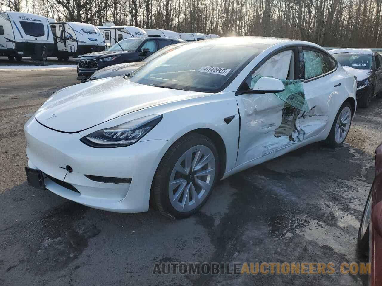 5YJ3E1EB0NF260809 TESLA MODEL 3 2022